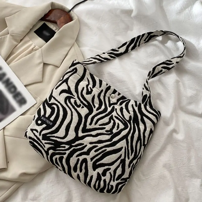 

2020 New Fashion Bag Autumn And Winter All-match Single Shoulder Bag Printing Practical Lightweight Small Square Bag Ladies