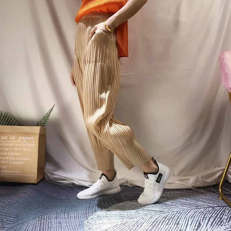 Miyake плиссированные шаровары летние новые свободные Большие размеры женские модные дикие шаровары девять штанов