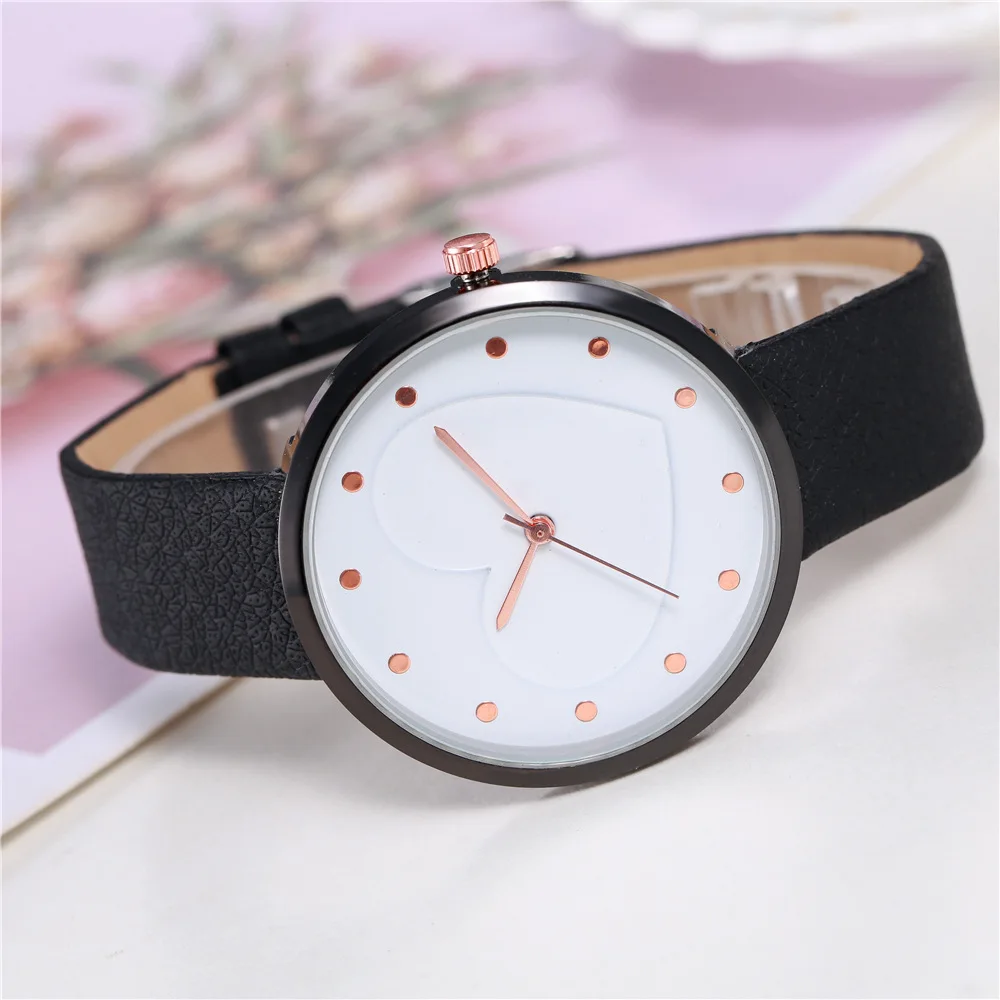 Creative peach heart rivet scale student belt evil black department lady quartz wristwatch factory direct selling