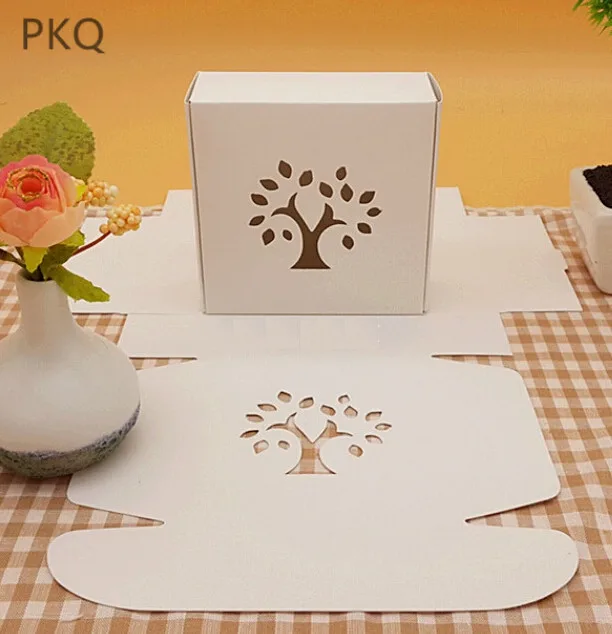 

10pcs 7.5*7.5*3cm Small White Paper Paper Box Tree Hollow Window Box kraft cardboard handmade soap candy box