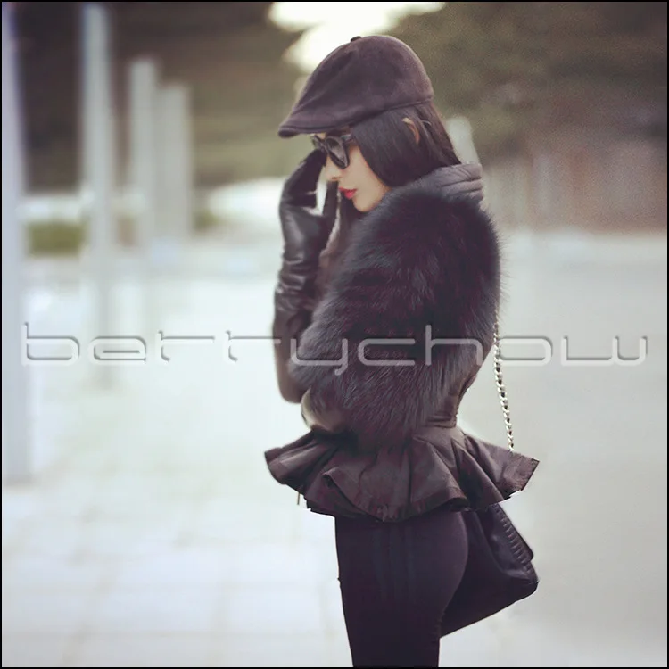 

Ozhouzhan Really Rabbit Fur Three-quarter-length Sleeve Short Ultra-thin down Coat Waist Hugging Flounced with Belt Cotton Coat