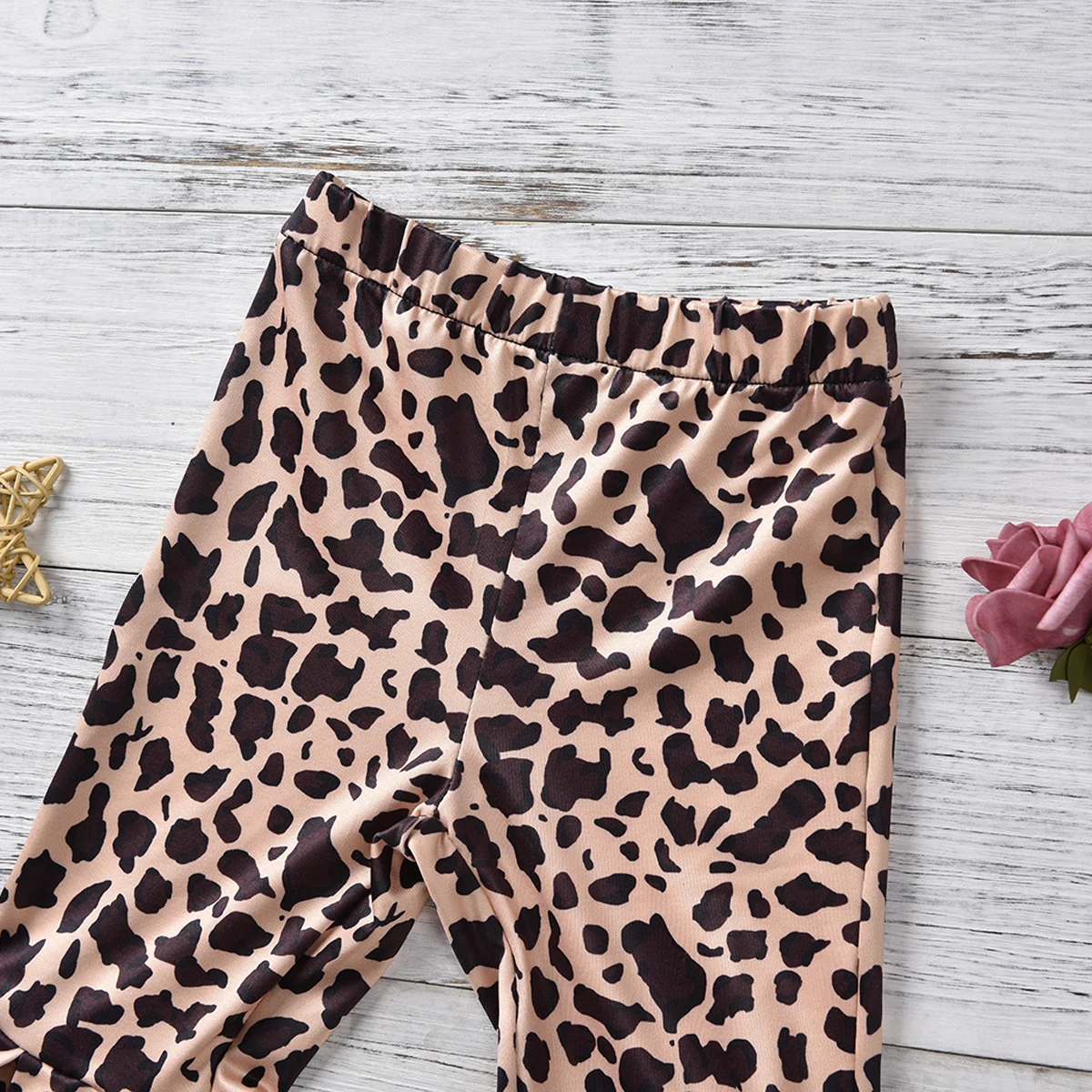 Одежда для маленьких девочек Детская леопардовая Одежда для девочек Футболка Топ Брюки-клеш комплект одежды из 2 предметов для детей, От 6 месяцев до 5 лет