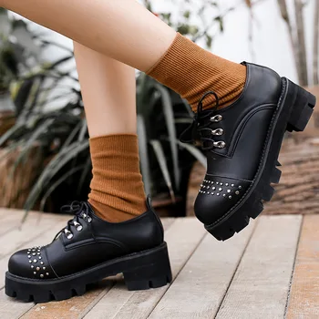 

2019 autumn new fashion simple solid color thick sole casual shoes women retro style comfortable rivet decorative flat shoes