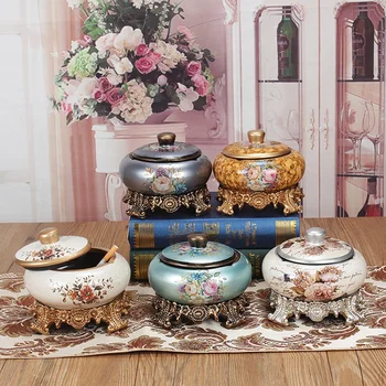 

European-Style Retro Ceramic Large Ashtray with Lid Modern Simple Creative Luxury Living Room Decoration Tea Table Decoration