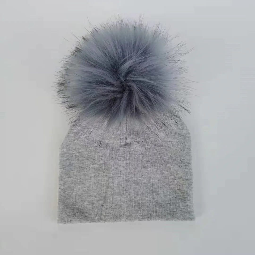 11 blue pom gray hat Детские хлопковые шапки с помпонами; реквизит для фотосессии; Детские шапки для новорожденных; аксессуары для мальчика; шапочка для маленьких девочек; детские шапки - Цвет: 11 blue pom gray hat