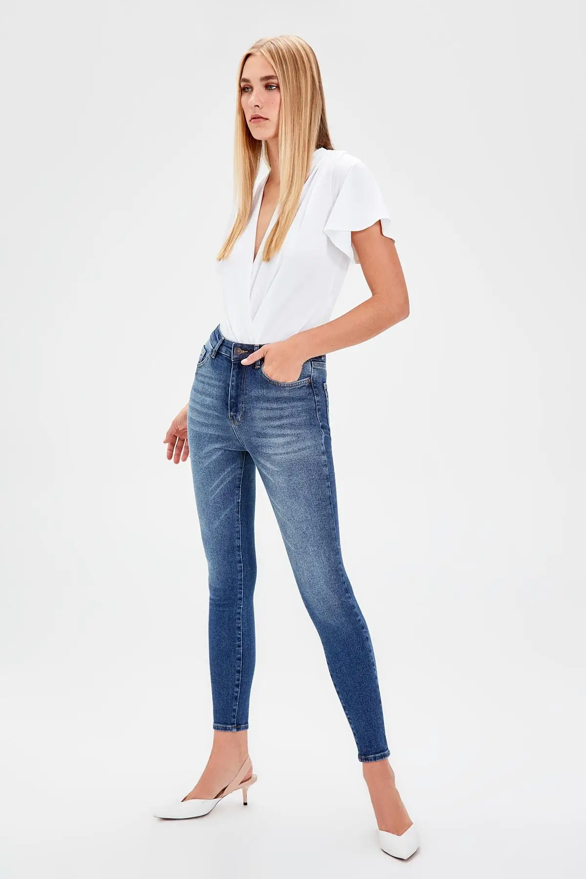 

Trendyol Navy Blue High Waist Skinny Jeans TWOAW20JE0017