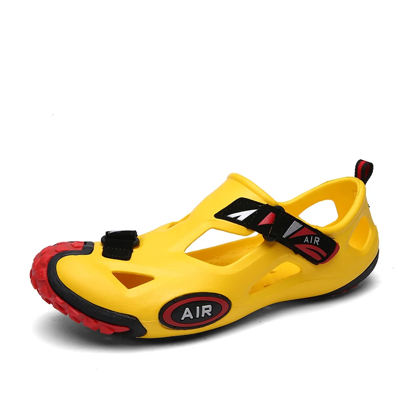 2020 Summer Hollow Out Plastic Men Shoes Sandals Wading Water Slip-on Male Shoes Beach Fishing Sandalias Footwear Soft