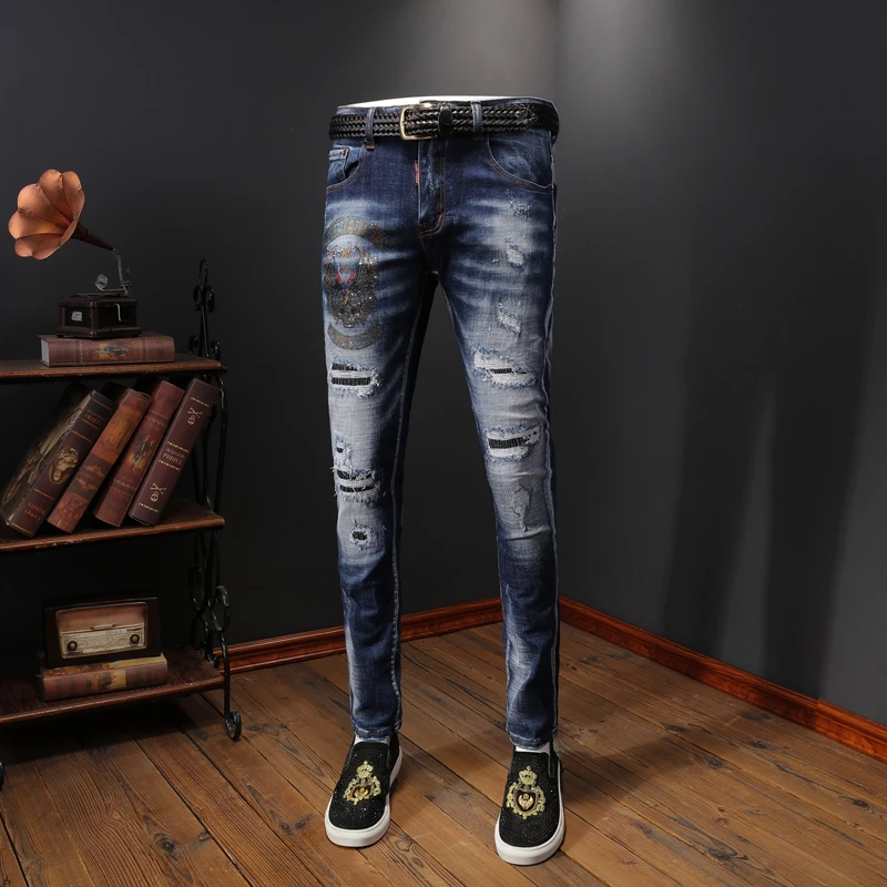 

2020 Ripped Jeans Homme Streetwear Straight Mens Jeans Skull Rhinestone Cotton Denim Pants High Quality Plus Size 28-36