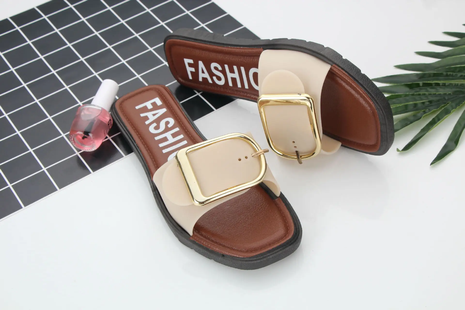 

Flat Sandals Female Summer 2018 New Style Belt Buckle Sandals Students Versatile Outer Wear Anti-slip Beach Sandals Fashion