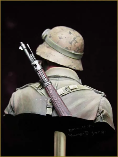 1/10 Resin Model Building Kit Bust Soldier
