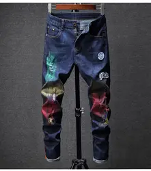 Европейский Американский стиль известный бренд мужские джинсы мужские прямые джинсовые брюки на молнии с принтом тонкие Синие рваные