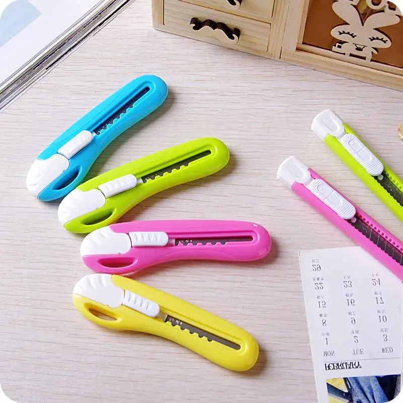 

1PC Cute Candy Color Mini Portable Utility Knife Paper Cutter Cutting Paper Razor Blade Safty Knife Office Student Stationery