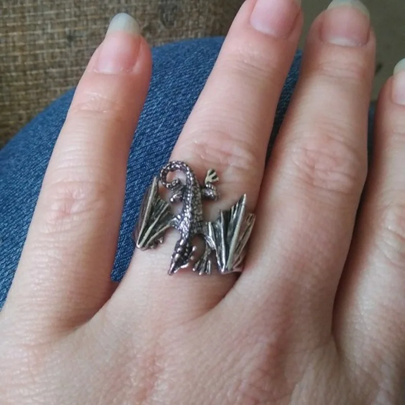 1pc-Men-Women-Punk-Brass-Cool-Wings-Flying-Chinese-Dragon-Ring-Biker-Rock-Unix-Animal-Resizable (2)