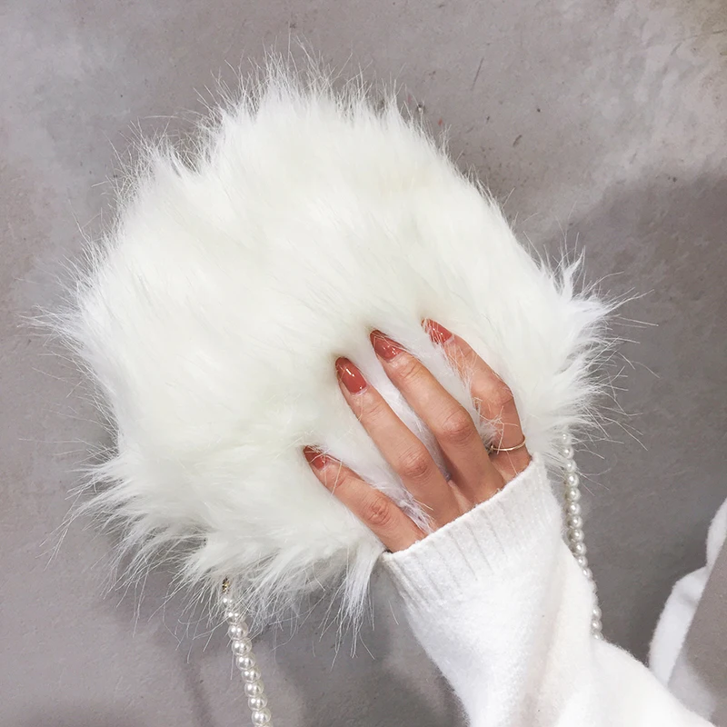 Fashion Faux Fur White Shoulder Bag Soft And Comfortable Suede Round Handbag Autumn And Winter Hot Mini Pearl Chain Chic Bag