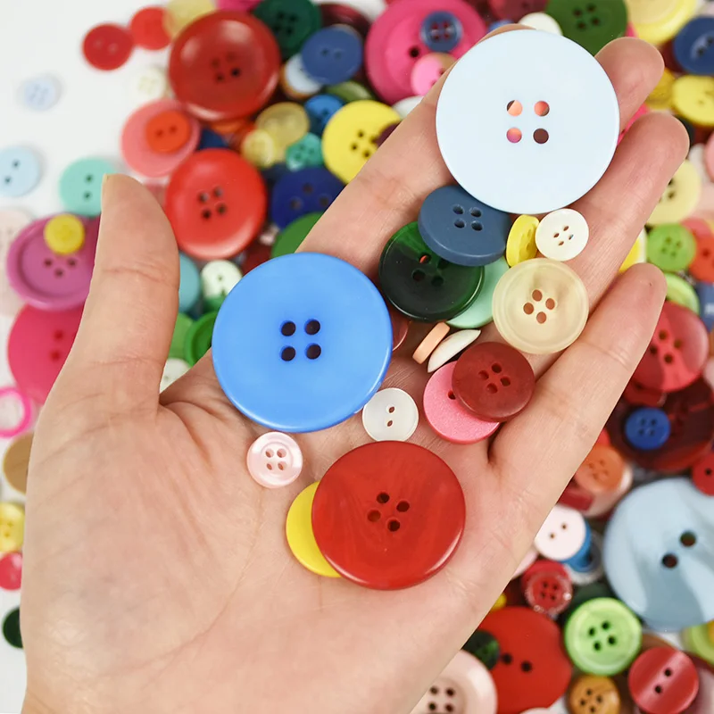 100grams MIXED BUTTONS,ASSORTED BUTTONS WOOD PLASTIC TOY CRAFTS BUY 5 GET 2 FREE 