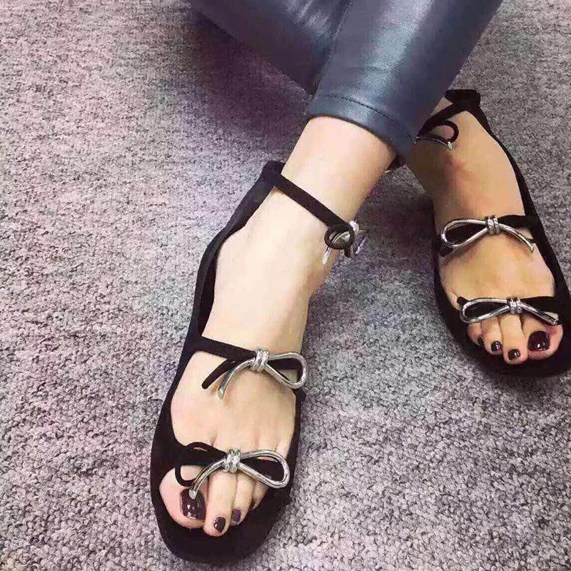 Лидер продаж года; брендовая дизайнерская обувь; zapatos mujer; украшенная бабочкой; Chaussures Femmes; женские туфли на плоской подошве с пряжкой; шикарные туфли с открытым носком