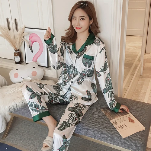 Party Pajamas Autumn New Women's Silk Long Sleeve Pajamas Set Loose Print Christmas Women Sleepwear Set Elastic Long Pants - Цвет: C HS 1866