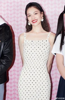 

Early Spring summer 2020 Chung Chu-hsi star's sweet casual vintage dots pone piece white slip dress with shoulder straps