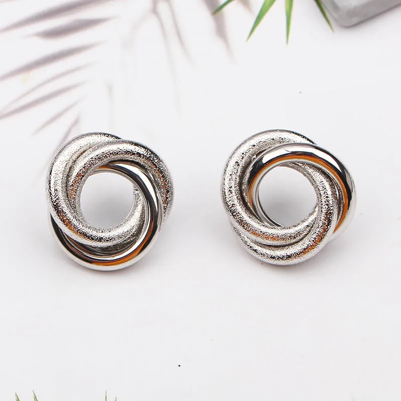 ES2201 европейские темпераментные металлические серьги минималистичные