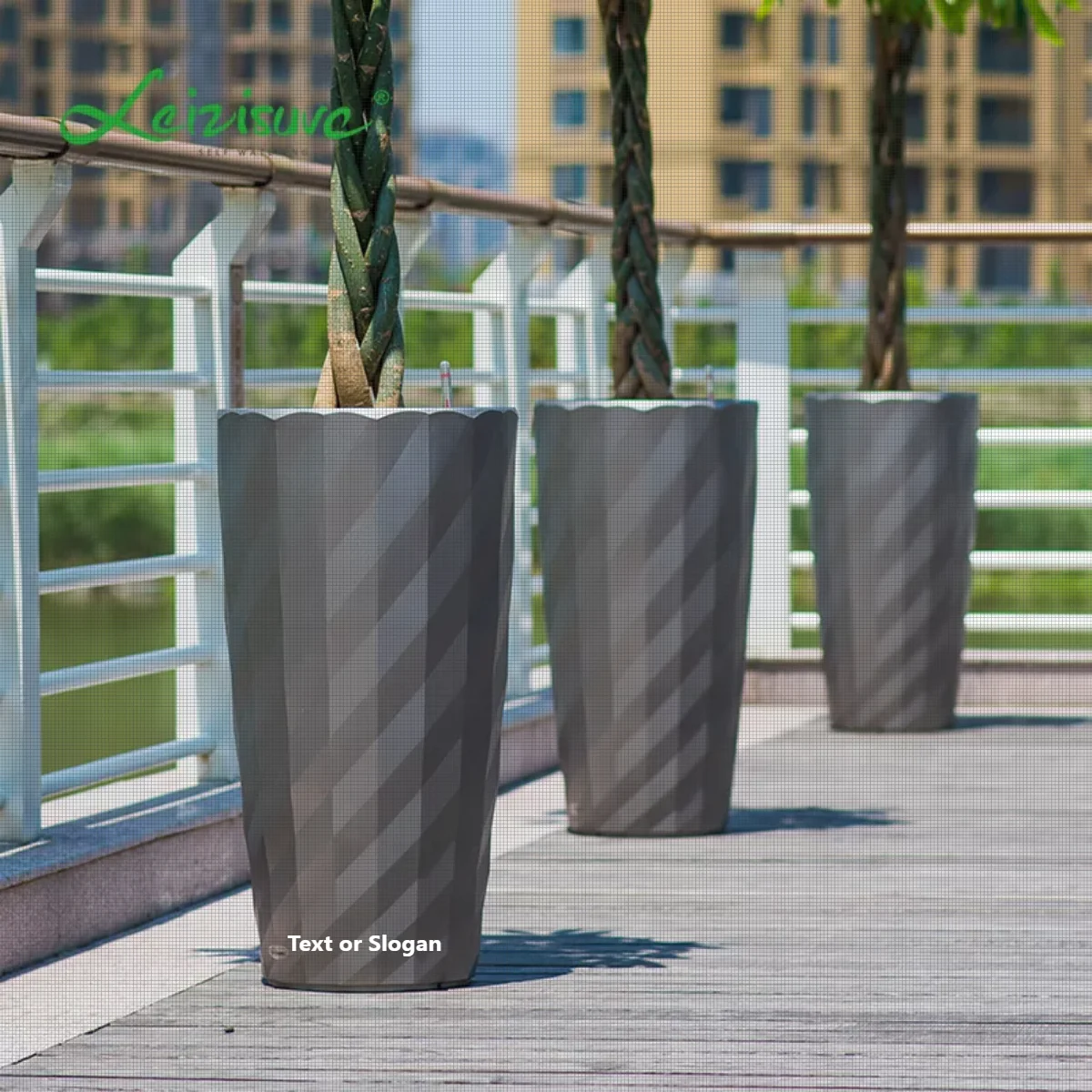 Контейнерное озеленение инжир. Деревья в вазонах. Вазон max planter-1121. Уличные деревья в горшках. Деревья в вазонах.