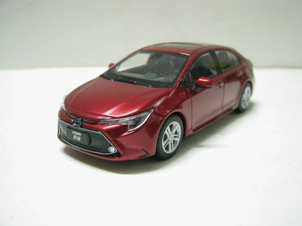 2 Оригинальная фабричная 1:43 игрушечная машинка из сплава Тойота Левина, игрушки для детей, литая модель автомобиля, подарок на день рождения - Цвет: 2