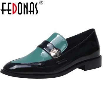 

FEDONAS 2020 Fashion Women Pumps Spring Metal Decoration New Patent Leather Night Club Thick Heelled Classic Design Shoes Woman