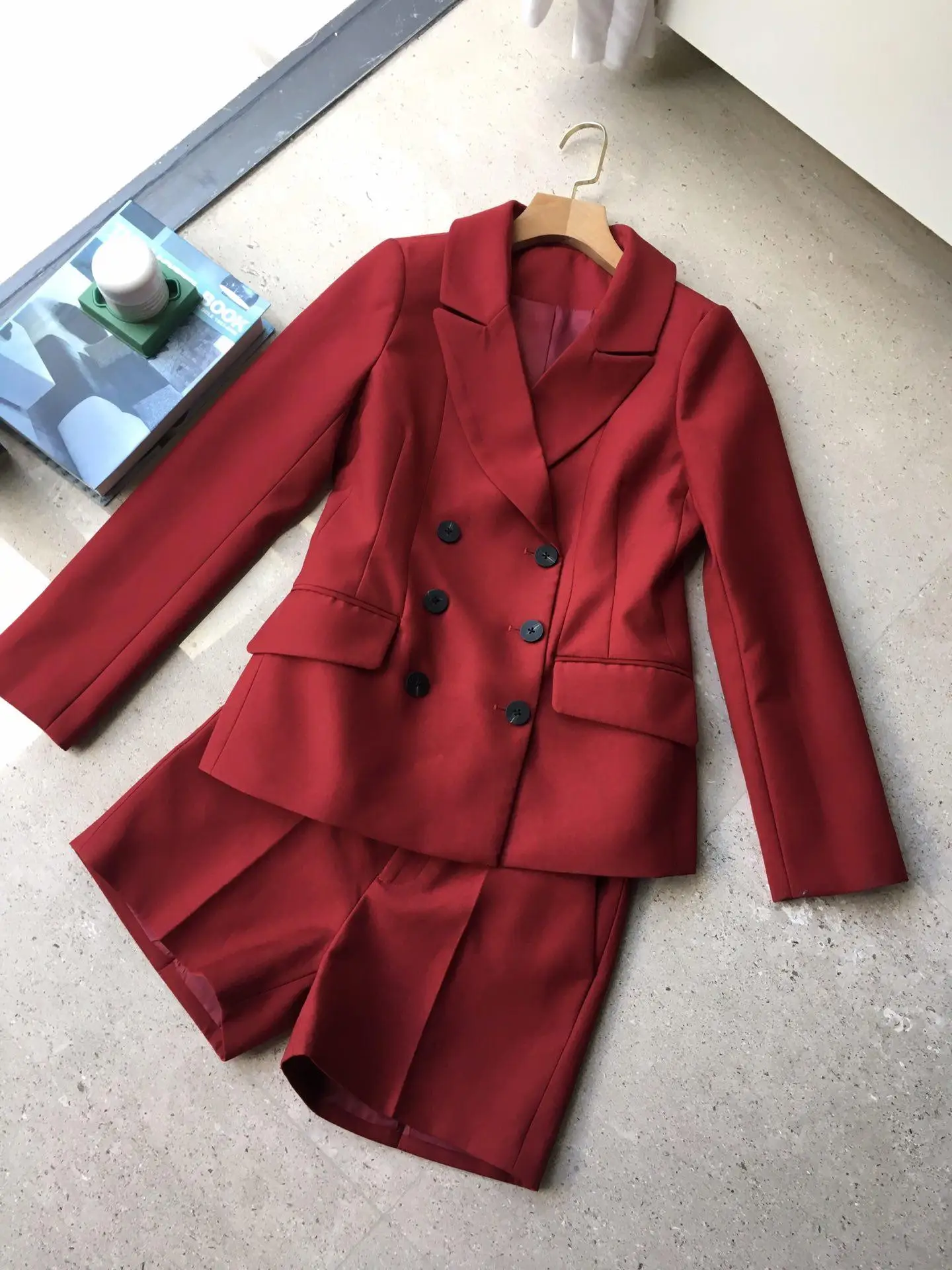 

2019 ladies fashion suit long-sleeved lapel jacket + shorts 2 sets 0727
