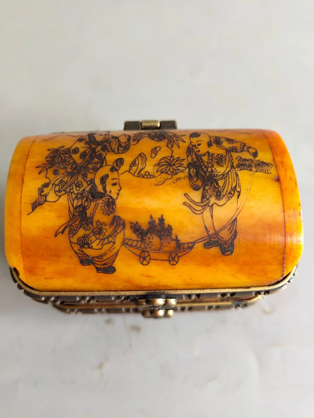 

Bone Carving Double Box Chinese Antique Box with Exquisite Craftsmanship Living Room Decoration Skull Decor Ganesha Statues