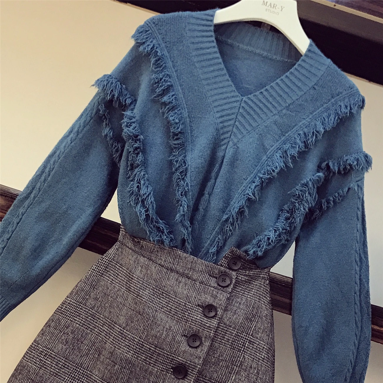 Весна осень темперамент пуговицы клетчатая юбка наборы Femme v-образным вырезом бахромой вязаный пуловер свитер+ юбка комплект из 2 предметов