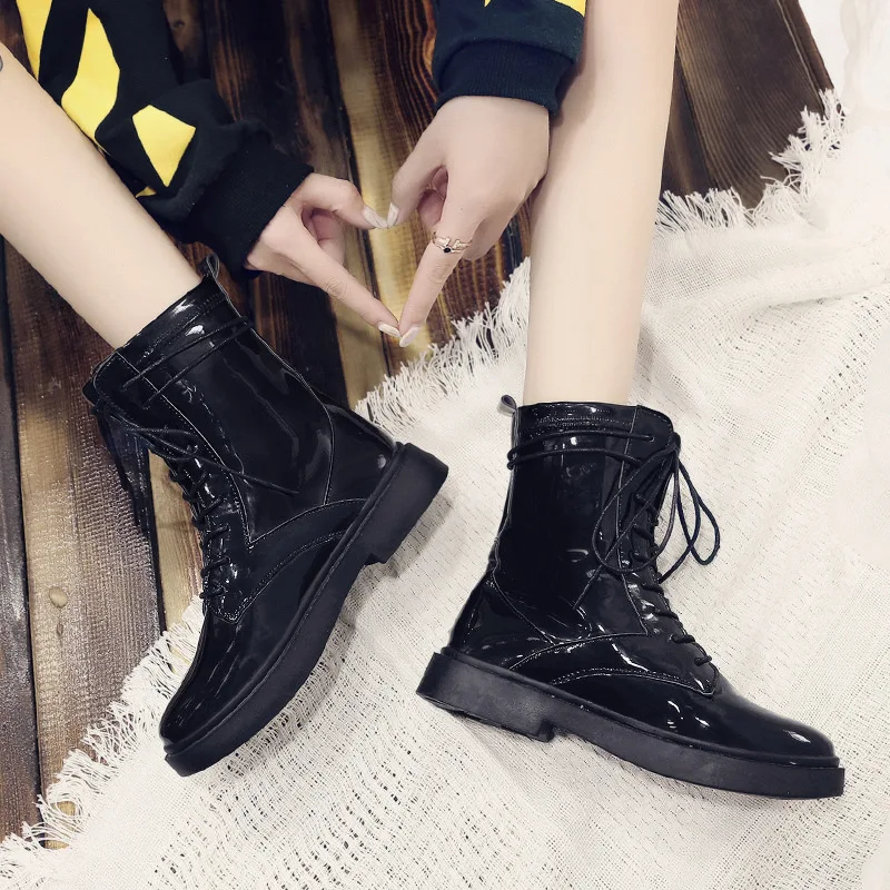 

2019 New Style Martin Boots Chunky Heel Lace-up round-Toe Short Boots Bright Skin Warm Anti-slip Snow Boots Western Style WOMEN'