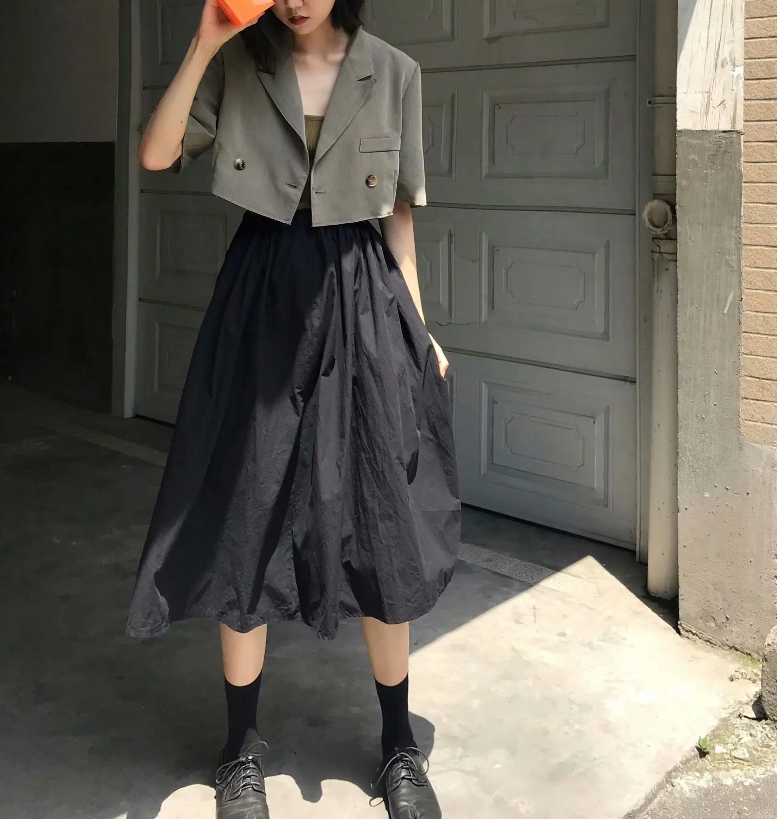Летнее Новое Стильное женское платье в европейском и американском стиле, модный короткий рукав, два пуговицы, свободный крой, короткий костюм, топы W1295