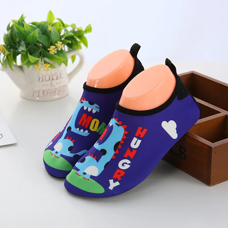 Дети босиком, Аква носки Спортивная обувь для серфинга для мальчиков и девочек, пляжные шлепанцы для плавания детская мультяшная рыбка обувь для дайвинга - Цвет: 8