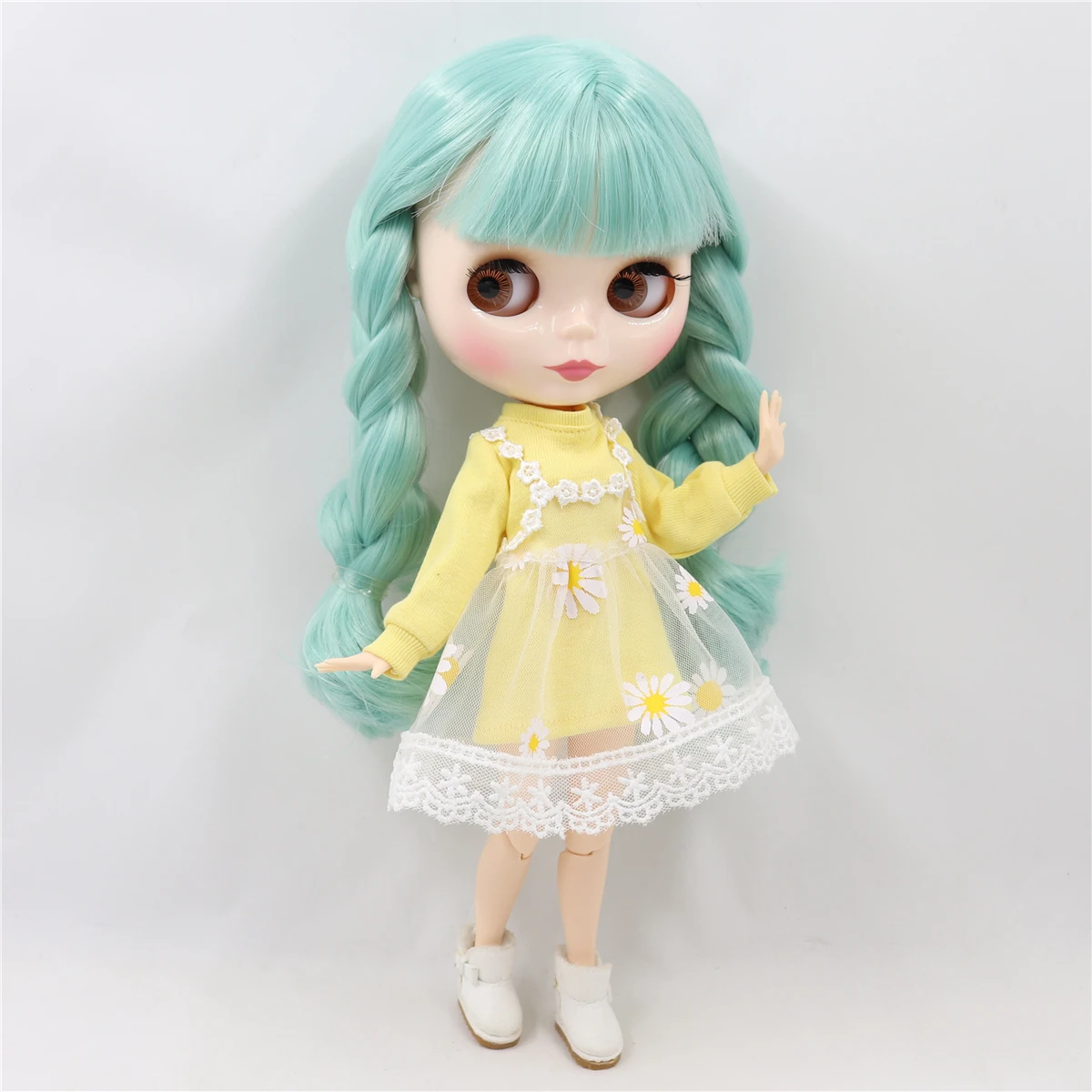 Neo Blythe Doll with Green Hair, White Skin, Shiny Cute Face & Custom Jointed Body 2