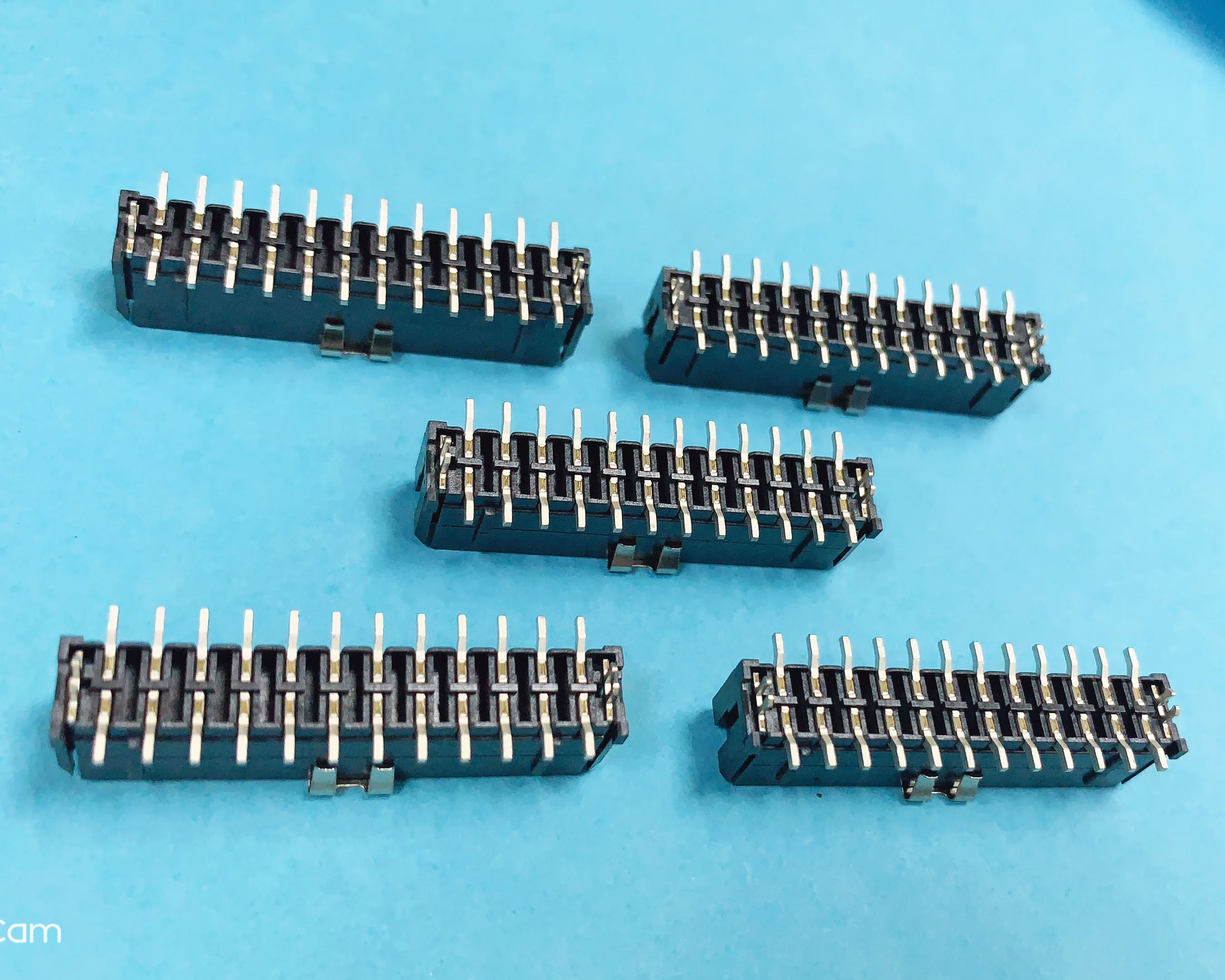 

Micro-Fit 3.0 Vertical Header, 3.00mm Pitch, Dual Row, 24 Circuits, with PCB Press-fit Metal Retention Clip,43045-2415