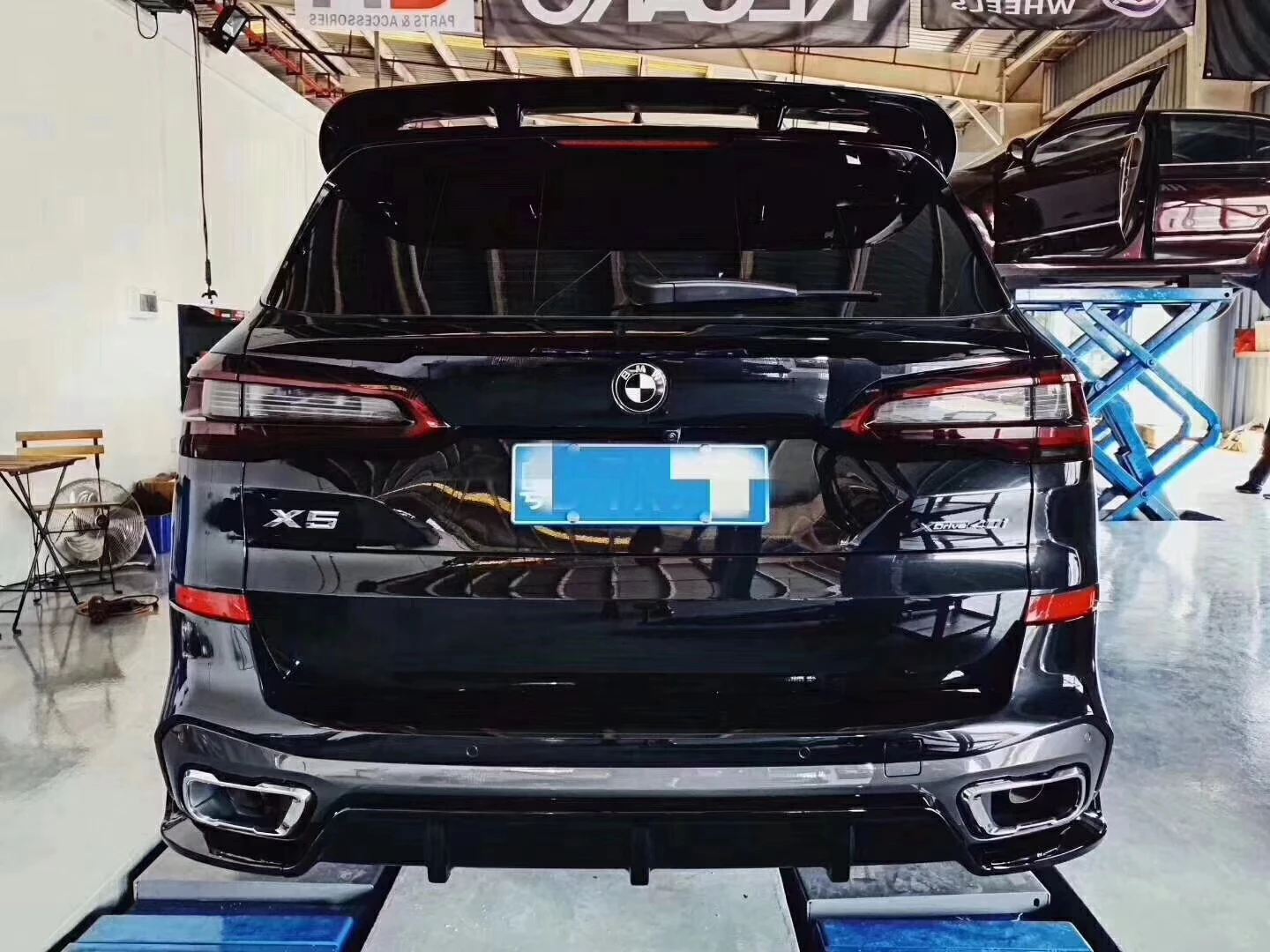 2019X5 G05 Карбон полный комплект передняя губа, задний диффузор, боковая юбка, передняя решетка. Спойлер, зеркальный чехол Черный Самурай полный комплект