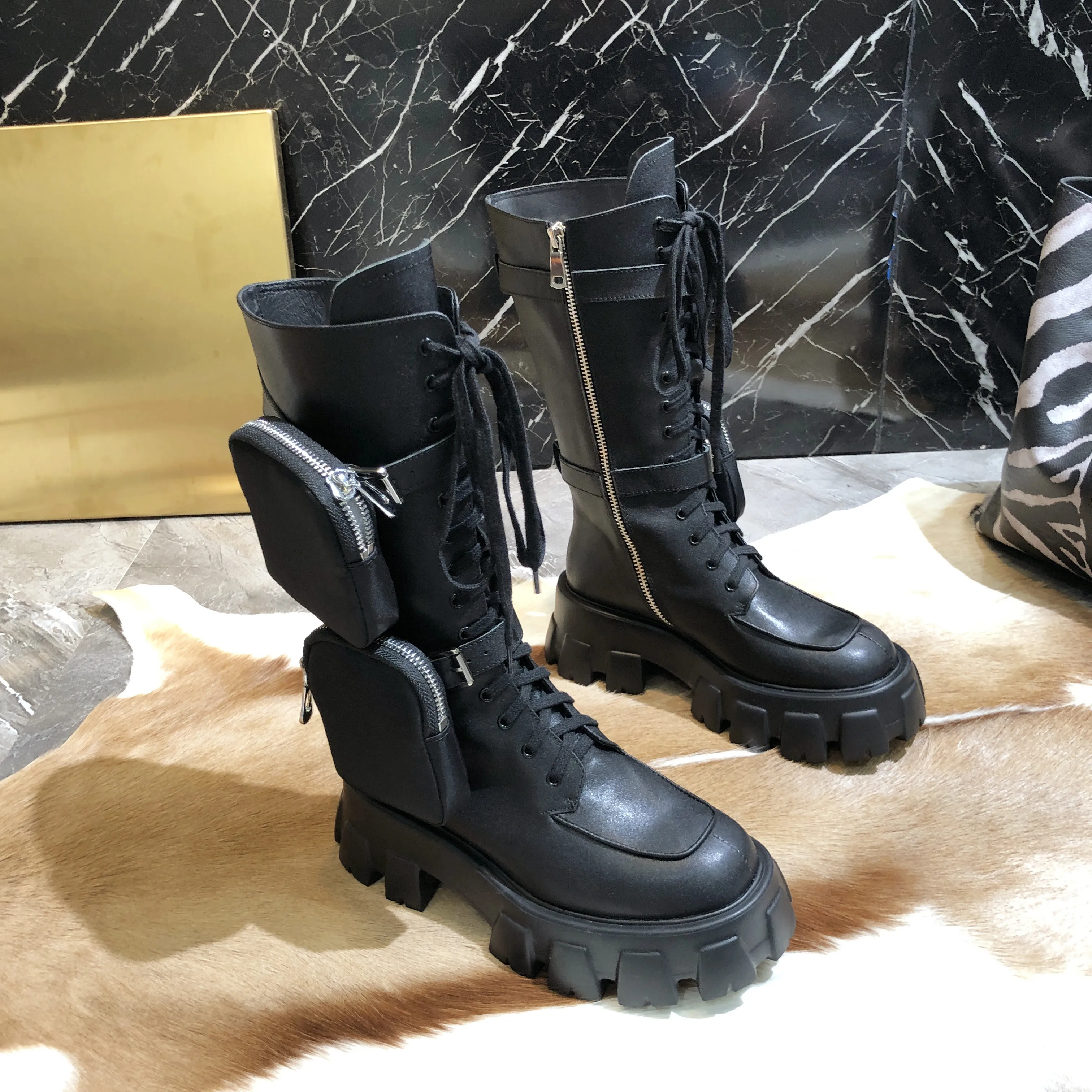 BONJEAN/Новинка года; Женские ботинки в байкерском стиле с карманами; красивые черные военные ботинки на шнуровке и толстой подошве; полуботинки