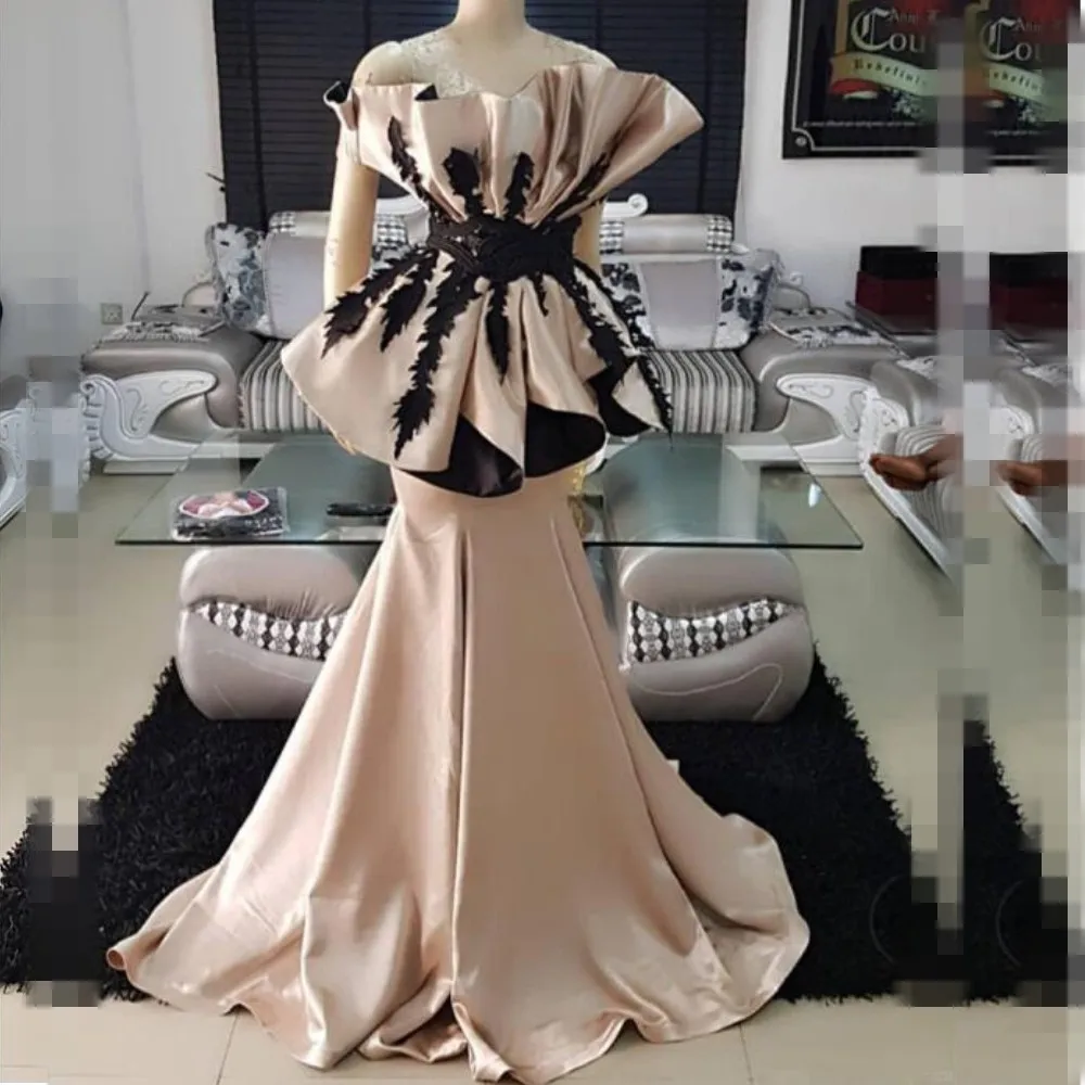 

Off The Shoulder Plus Size Prom Dresses With Lace Appliques Peplum Mermaid Evening Dress Dubai African Gowns  