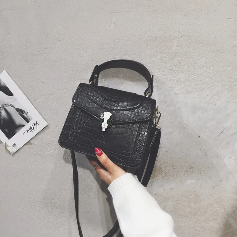 

Portable Famous Brand Handbag 2019 New Wave Korean Version of The Fashion Retro Crocodile Pattern Casual Wild Messenger Bag
