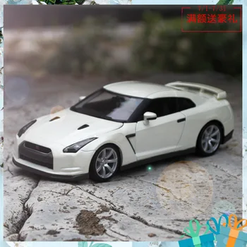 

1:18 high simulation alloy car model 2009 Nissan GTR car model for children gifts