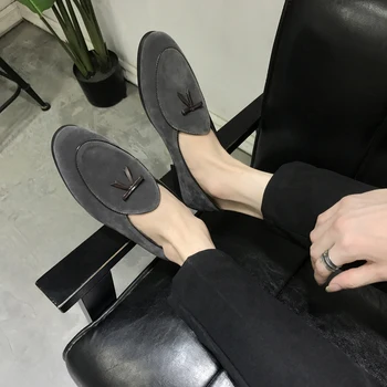 

2019 Tassel Fringe Cow Suede Mens Shoes Casual Big Sizes Pointed Toe Slip On Shoes Men Loafers Boat Men Shoes Luxury