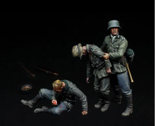 

1/35 Resin Model Building Kit Figure Soldier salvage