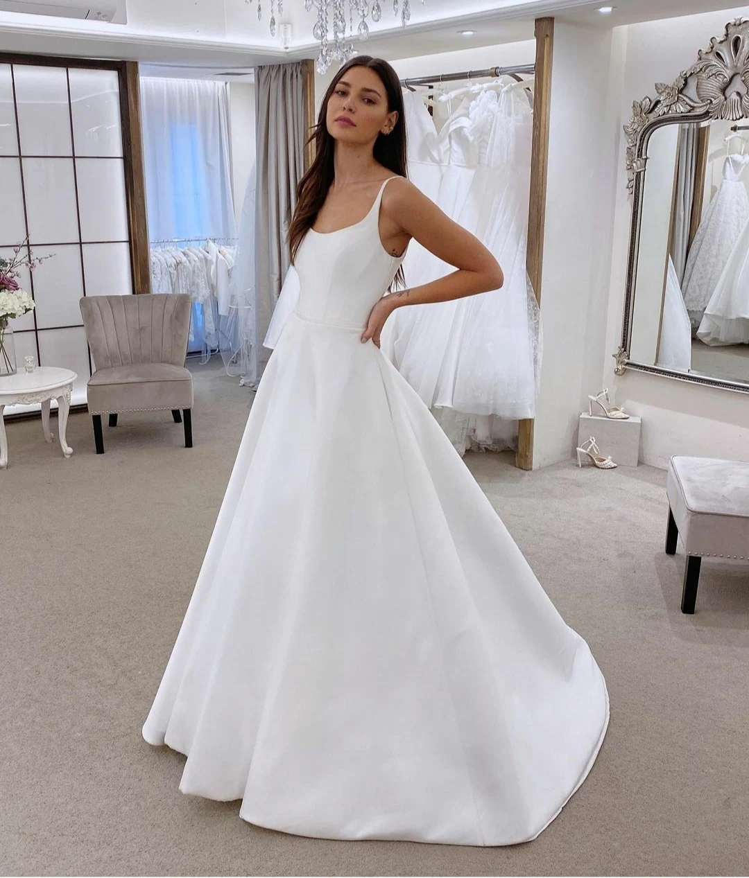 

Simple Long V-Neck Satin Wedding Dresses with Pockets A-Line Open Back White Halter Robes De Mariée Bridal Gown For Women