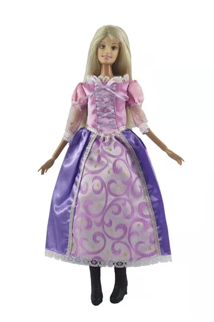 Roupa para boneca Barbie em crochê - vestido roxo com mangas bufantes.