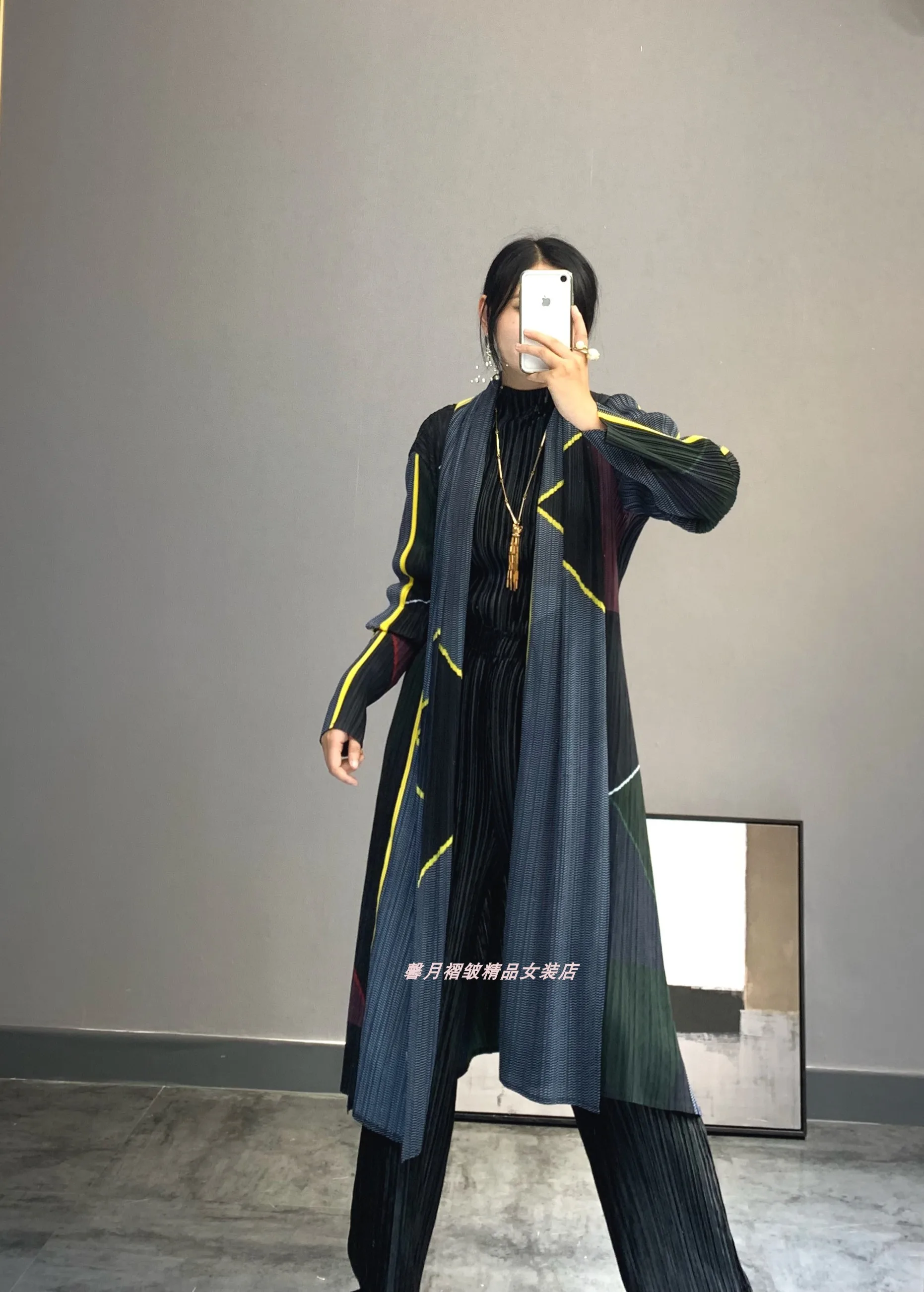 Горячие продажи Miyake раза печати с отложным воротником свободные длинные рукава ветровка