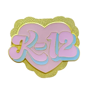 K-12 różowe serce w kształcie albumu broszka Melanie Martinez odznaka Logo szkoły tanie i dobre opinie Miedziane 2020072101 BROSZKI Unisex Śliczne Romantyczne Metal