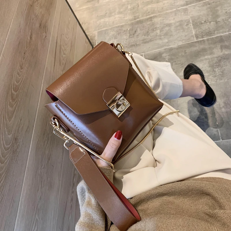 

Women Messenger Small Bags Mobile Phone Bag 2020 New Casual Wild Lady Shoulder Chains Bag Fashion Girl Messenger Bag Black Brown
