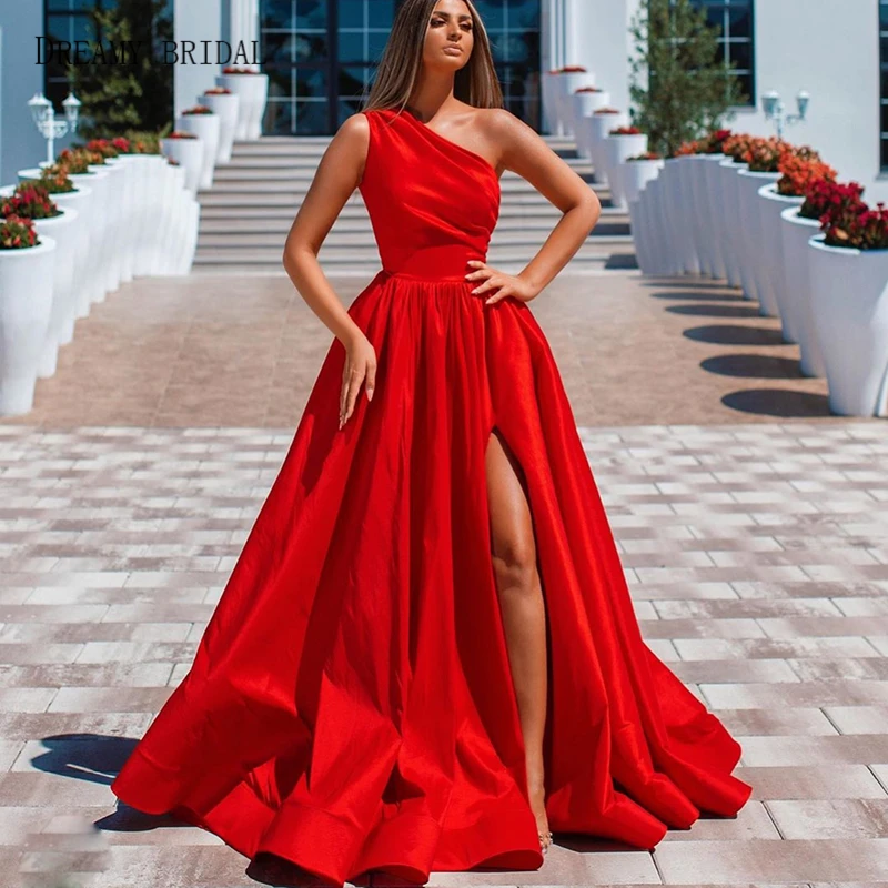 red carpet one shoulder gown