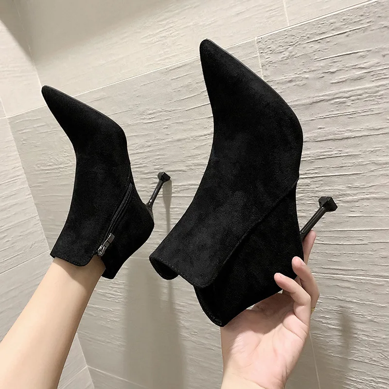 

2666-10, D2666-10 Short Boots Women's Martin Boots Pointed Toe Thin Heeled High Heel Shoes 2019 Autumn And Winter New Style Vers