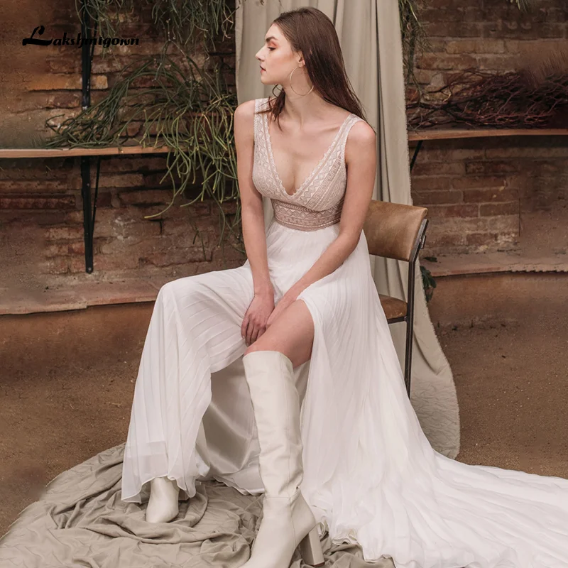 

Lakshmigown Sexy Bohemian Wedding Dresses 2021 Vestido Novia V Neck Pleated Chiffon Bridal Wedding Gown Side Slit robe de mariee