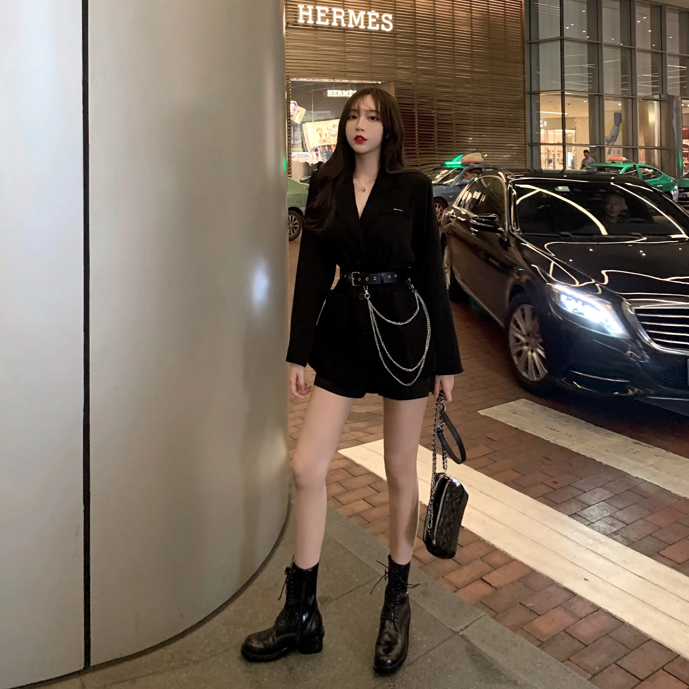 Фотосессия-Цена нетто! Костюм средней длины: куртка+ пояс-цепочка 9625